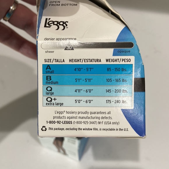 L'eggs Sheer Energy Pantyhose Nude and Jet Black Control Top size B - Picture 8 of 13